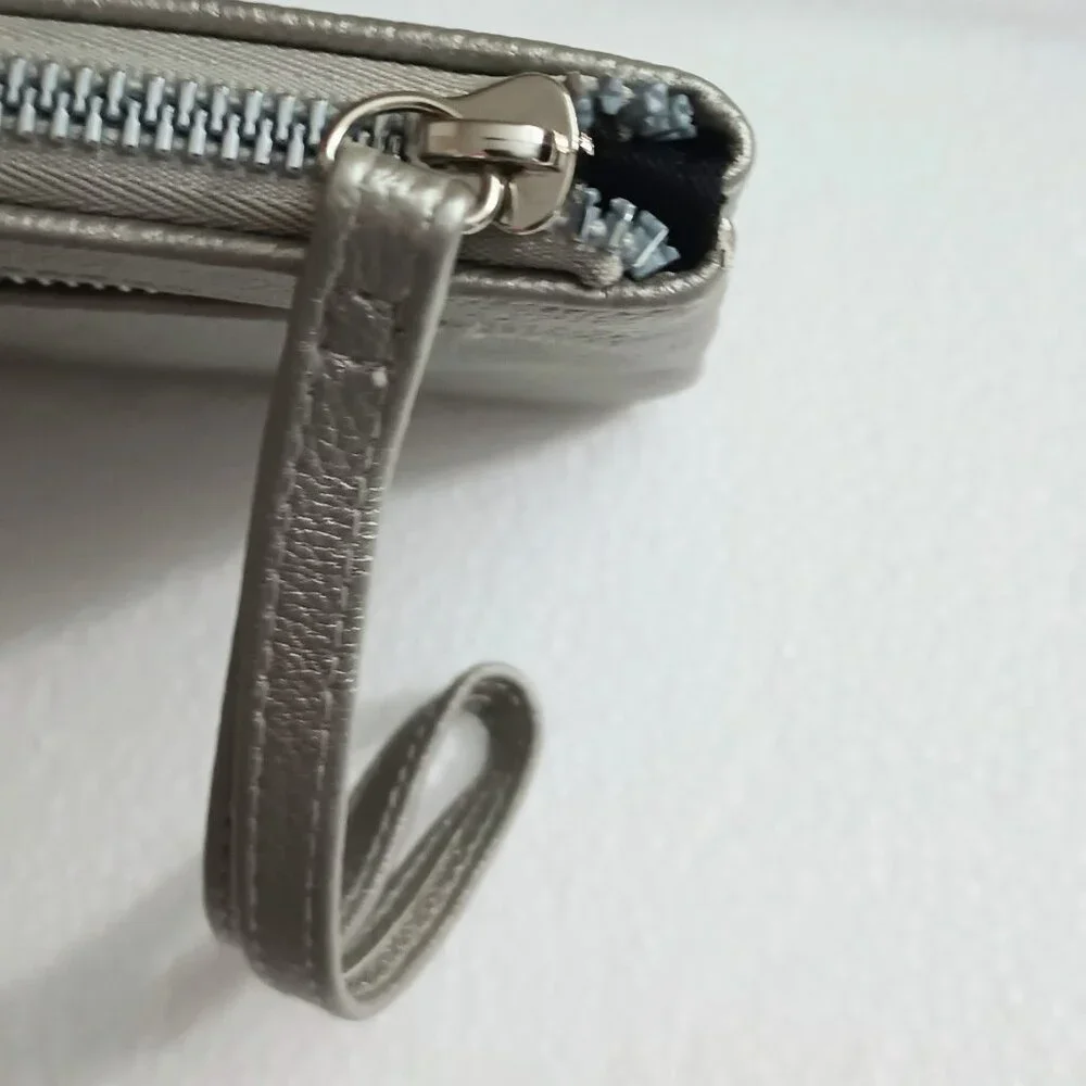 Safe Keeper Silver RFID Wristlet Women's Evening Clutch Bag Pleated w Big Bow